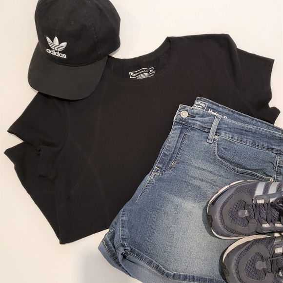 3/$15 Tek Gear Black Athletic Top XL - Picture 2 of 3